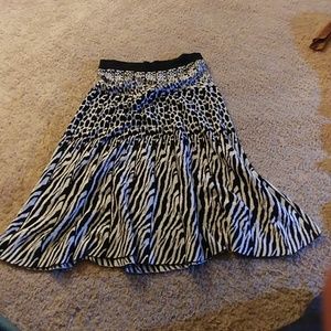 Sweater skirt - black and white print